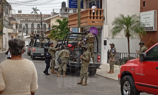 Aseguran motocicleta sin placas y remiten a joven durante patrullaje en el centro