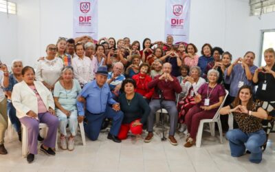 Presidenta del DIF Tuxpan se reúne con clubes del adulto mayor