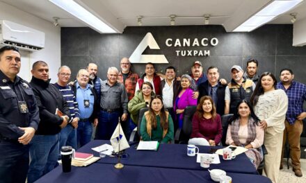 Regidor Cuarto encabeza reunión de Tránsito y Vialidad con el sector empresarial de Tuxpan