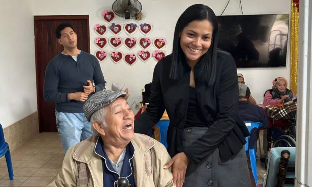 Regiduría Octava impulsa actividades de lectura y bienestar en el Centro Geriátrico de Tuxpan