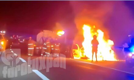 Se incendia vehículo en la autopista Tuxpan–Poza Rica; no se localizó al propietario
