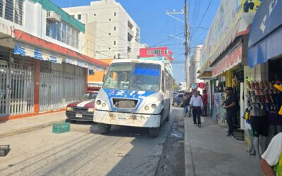 Arrollado en el Centro de Tuxpan por accidente inusual; no hubo autoridad, lo auxilió la gente