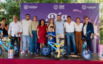 Ayuntamiento de Tuxpan y DIF Municipal llevan festejo de Día de Reyes a Laja de Colomán