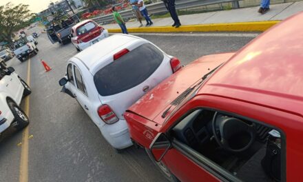 Carambola en Santiago de la Peña deja tres vehículos severamente dañados