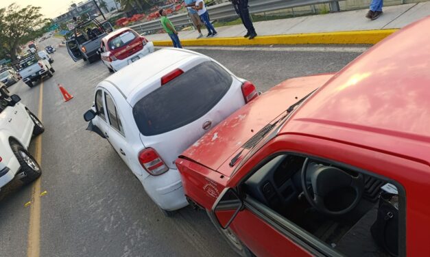 Carambola en Santiago de la Peña deja tres vehículos severamente dañados