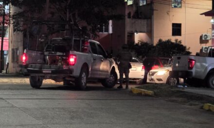 Ejecutan a mujer en Infonavit Puerto Pesquero; menor resulta ileso tras ataque armado