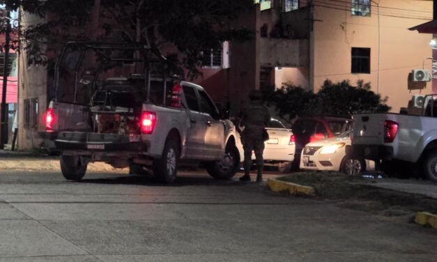 Ejecutan a mujer en Infonavit Puerto Pesquero; menor resulta ileso tras ataque armado