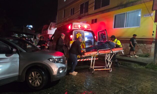 ¡Terrible choque en la FRONTERA por no respetar señal de ALTO! dos mujeres resultan lesionadas