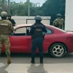 Aseguran vehículo con placas sobrepuestas durante operativo policiaco