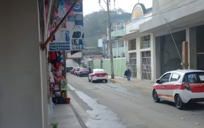 Se roban banca del sitio de taxis de la 16 de Septiembre; piden devolverla o difundirán videos