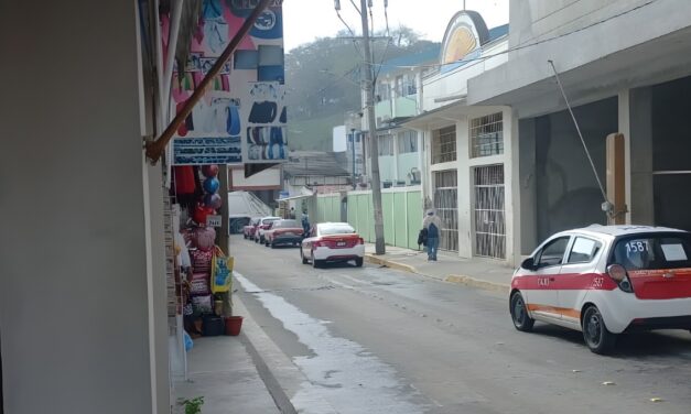 Se roban banca del sitio de taxis de la 16 de Septiembre; piden devolverla o difundirán videos