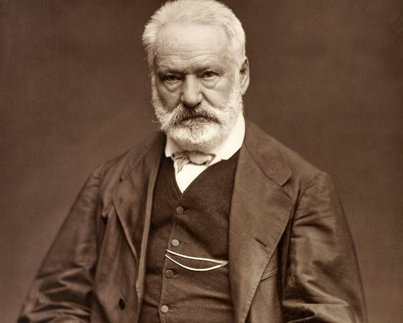 «No entiendo como tanta gente se avergüenza de su cuerpo, pero nadie de su mente» – Victor Hugo