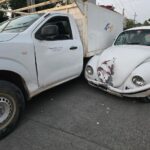 Aparatoso choque sacude crucero en la colonia Federico García Blanco