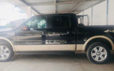 Aseguran camioneta presuntamente abandonada en pleno Centro de Tuxpan; quedó bajo resguardo oficial
