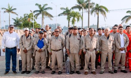 Ayuntamiento de Tuxpan entrega 300 uniformes y fortalece las condiciones del personal operativo