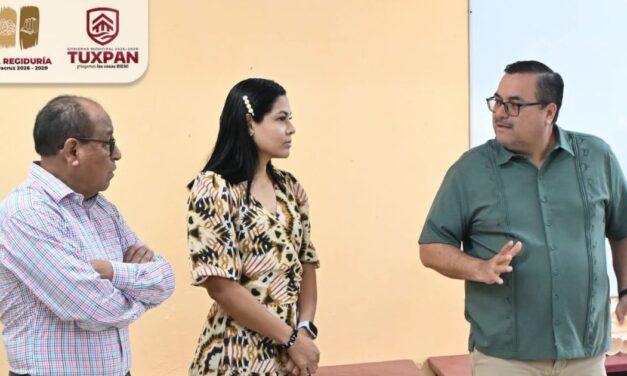 Marleth Blanco fortalece vínculos con la Zona Escolar 07 para impulsar la alfabetización en Tuxpan