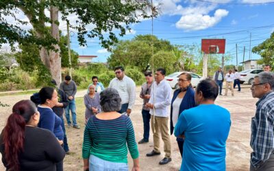 René Cruz atiende solicitud vecinal y supervisa “El Parquecito” en la colonia Democrática
