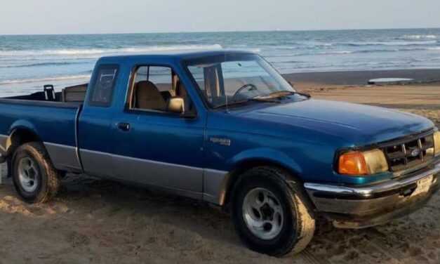 Roban camioneta en pleno centro de Tuxpan; alertan por posible banda dedicada al robo de vehículos