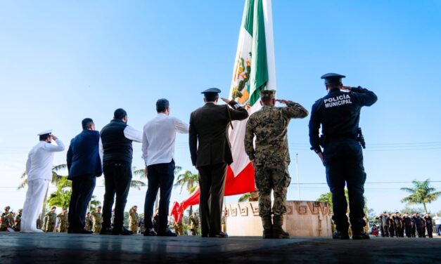 Con solemne ceremonia, Tuxpan conmemora el Día de la Bandera