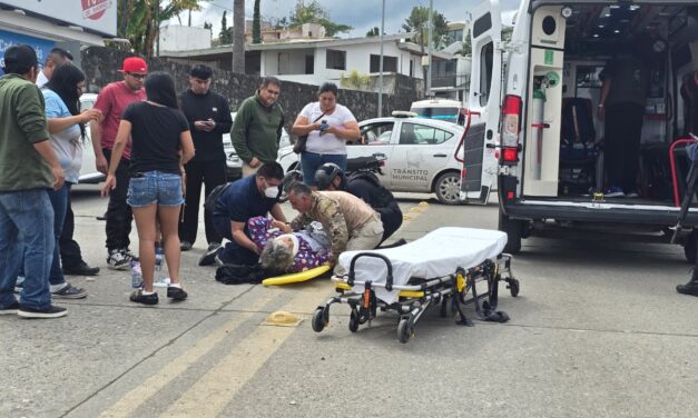 Atropellan a adulta mayor en el bulevar y el presunto responsable huye tras provocar choque