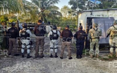 FGR asegura 700 litros de hidrocarburo y vehículos durante cateo en Tuxpan