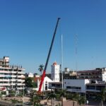 Realizan mantenimiento al asta bandera en la Plaza Cívica Municipal de Tuxpan