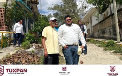 Zabdiel Eli Reyes junto con otros regidores recorren la Democrática en Alto Lucero para atender solicitudes ciudadanas