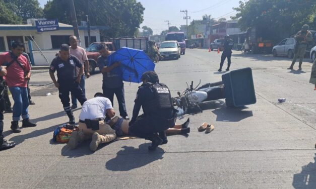 Motociclista atropella a adulto mayor en la colonia La Ribera; fue trasladado al Sanatorio Naval