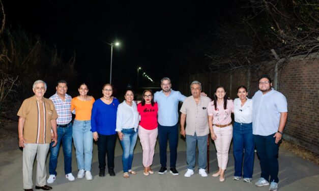 Iluminan acceso principal a Playa Mis Amores: seguridad y bienestar para las familias y turistas