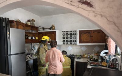 Incendio en cocina moviliza a Protección Civil en la colonia Hernández Ochoa