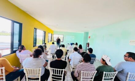 Restauranteros del corredor gastronómico de La Mata reciben capacitación en primeros auxilios en El Cangrejito Azul