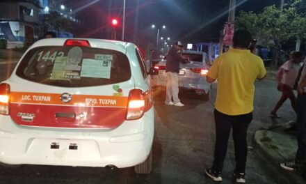 Choque por alcance en el libramiento de Tuxpan deja a joven lesionada