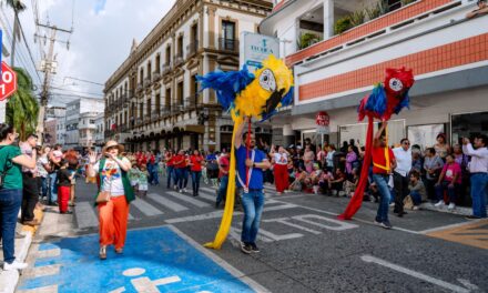 Tuxpan se llena de color y alegría con el Desfile de Primavera