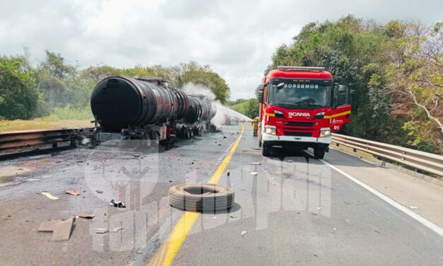 Encontronazo en la autopista México–Tuxpan deja cierre total y provoca incendio de pipa