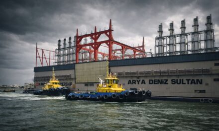 Powership turca llega remolcada a Tuxpan y despierta interrogantes: ¿rumbo a Cuba?