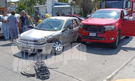 CHOQUE DEJA MUJER Y TRES MENORES LESIONADOS EN TUXPAN