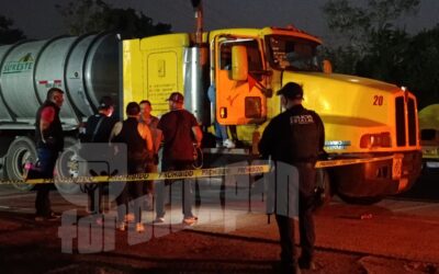 Trailero muere al volante; lo hallan sin vida dentro de su pipa en la México–Tuxpan