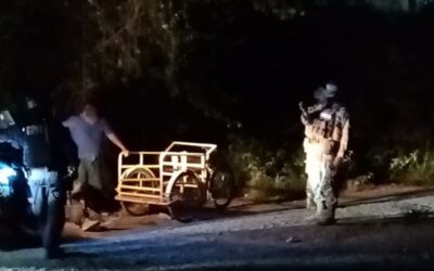 Movilización por “hombre tirado” en carretera de Tuxpan… era un abuelito con fuerte dolor