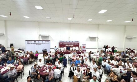 Fortalece Gobierno de Tuxpan acciones educativas con el foro “La alfabetización como camino al bienestar”