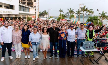 Más de 2 mil pequeños celebran unidos el “Día del Niño y la Niña” en Tuxpan