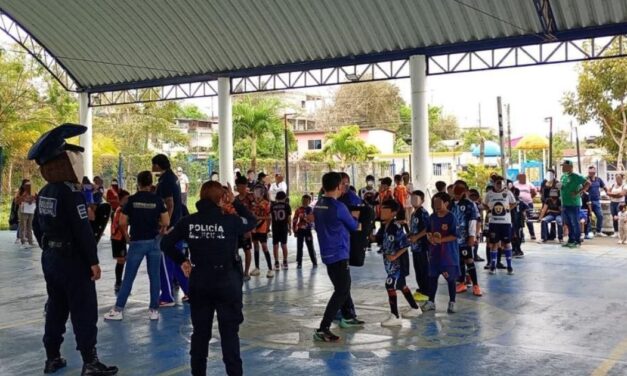 Policía Municipal refuerza tejido social con deporte en colonias de Tuxpan