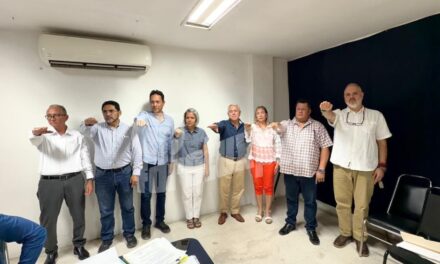 Renuevan dirigencia en CANACO Tuxpan tras tensa sesión; empresarios apuestan por nuevo rumbo