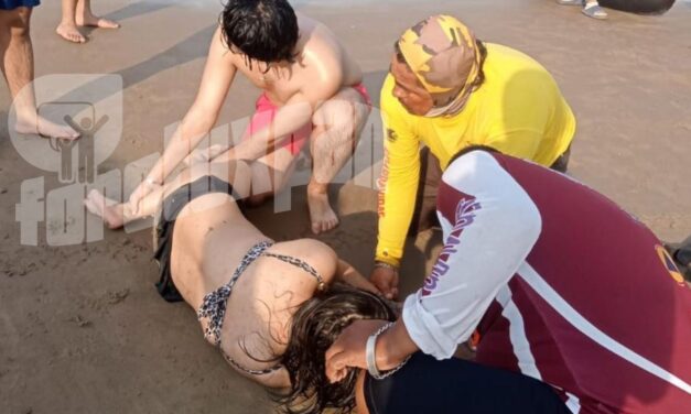 Casi inauguran la temporada de ahogados: rescatan a cuatro turistas poblanos en playas de Tuxpan