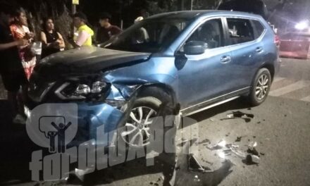 ¡SE METE AL CARRIL CONTRARIO Y PROVOCA FUERTE CHOQUE FRENTE A LA TERMO!