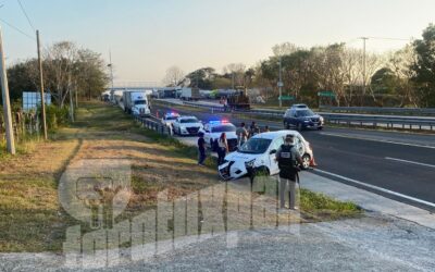 FUERTE ENCONTRONAZO EN LA MÉXICO–TUXPAN ACTIVA OPERATIVO; VEHÍCULOS DESTROZADOS