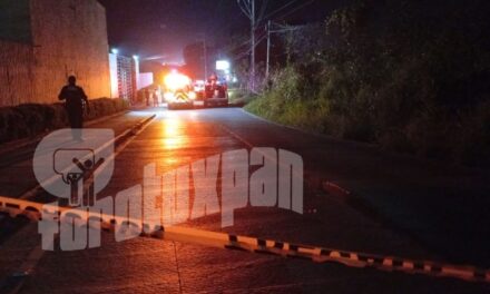 Asesinan a un hombre dentro de un Taxi en el camino a Juana Moza