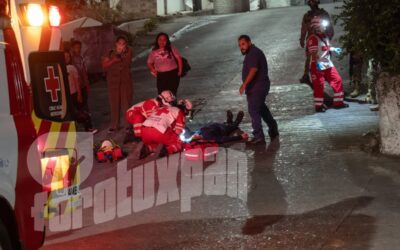 Pierden el control en pendiente de Arista y terminan hospitalizadas