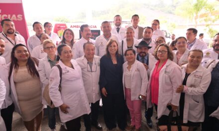 Tuxpan recibe ambulancia para fortalecer atención médica en el Hospital IMSS Bienestar “Dr. Emilio Alcázar”
