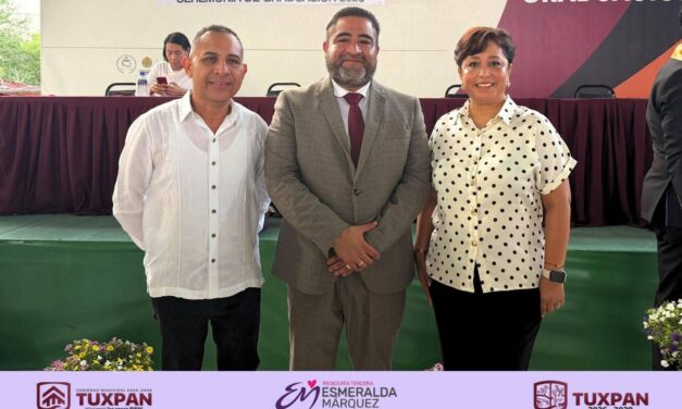 Regidora Esmeralda Márquez acompaña graduación de 267 nuevos profesionistas del ITSAT