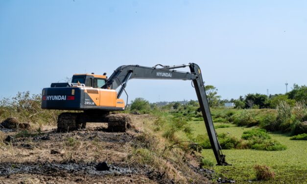 Después de casi 20 años sin intervención, inicia la limpieza profunda del Canal de La Ceiba en Tuxpan